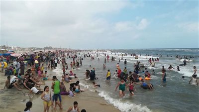 استشاري: 5 نصائح للتمتع بالإجازة على البحر بشكل آمن