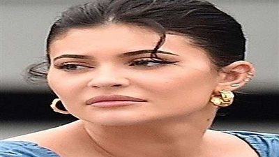 شاهد.. إطلالة صادمة لأصغر مليارديرة بالعالم