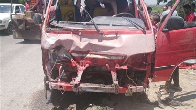 انقلاب سيارة فى مياه ترعة بالدقهلية