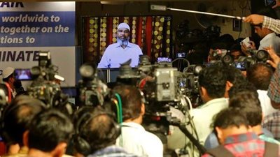 بالتفاصيل .. دعوات لطرد الداعية الإسلامي 