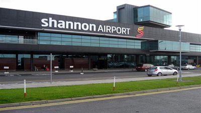 نشوب حريق بطائرة عسكرية أمريكية.. والسبب!