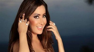 بإطلالة أنيقة.. لطيفة تنشر صورًا جديدة من حفلها الأخير بتونس