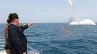 كوريا الشمالية تتحدى أمريكا وجارتها الجنوبية وتطلق صاروخين جديدين