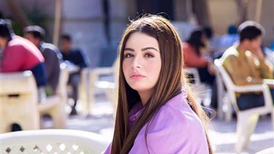 بالفيديو.. هنادي مهنى تصدم والدها على الهواء مع منى الشاذلي