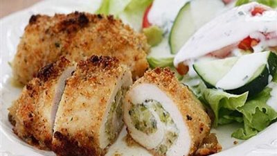 لعشاق الفراخ.. طريقة عمل صدور الدجاج المحشية بالخضار