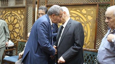 وزير التموين يقدم واجب العزاء في شقيقة مكرم محمد احمد (صور)