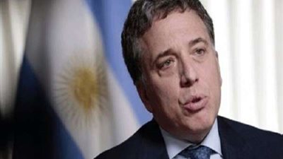 هبوط البيزو يطيح بوزير الخزانة الأرجنتيني