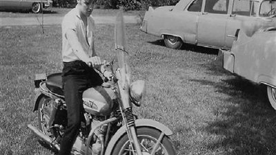 طرح آخر دراجة بخارية استخدمها نجم الروك ألفيس بريسلى في المزاد