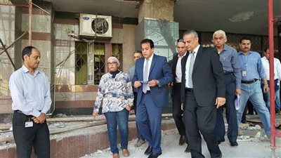 بالصور.. وزير التعليم العالي يتفقد سير العمل بالمعهد القومي للأورام