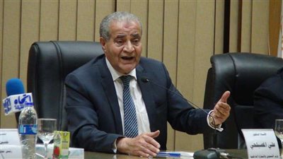 وزير التموين يضع حجر أساس أول منطقة لوجيستية بقرية الترامسة بقنا