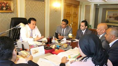 عبد الغفار يوجه بتطوير تطبيق 