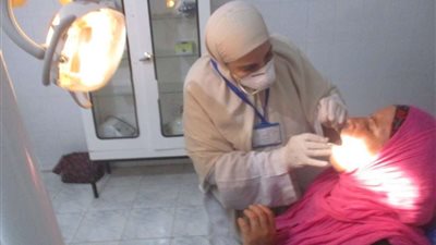 10 قرارات علاج على نفقة الدولة والكشف على 1119 مريض ببني سويف