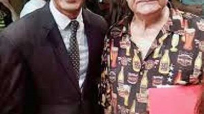 خالد جلال يكرم محيى إسماعيل بمركز مسرح الإبداع