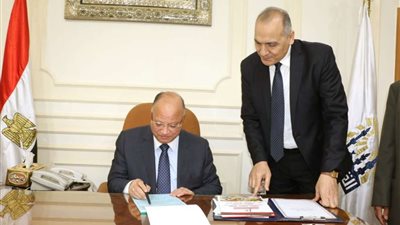 القاهرة توقع بروتكول تعاون مع بنك التنمية الصناعية لتمويل مصانع 