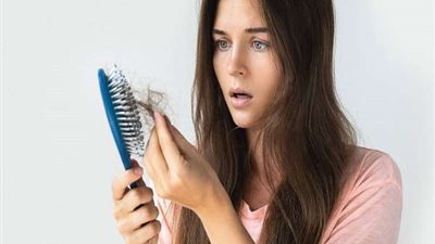 3 طرق لعلاج تساقط الشعر بالأعشاب.. تعرفي عليها