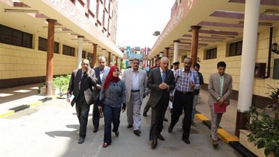 محافظ الجيزة يُجري جولة تفقدية بمدينة الطلبة والطالبات بالعجوزة