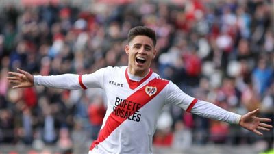 ريال بيتيس يتعاقد مع ظهير أيسر رايو فاليكانو لتعويض رحيل فيربو