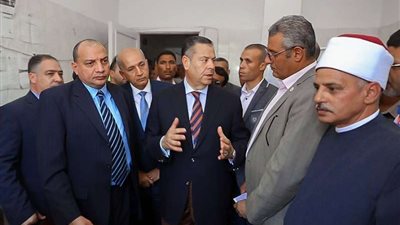 الكشف على 1400 مواطن ضمن قافلة طبية ببني سويف.. والأهالي يشكرون الرئيس