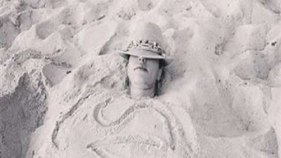 بعد دفن شمس الكويتية.. 7 أسرار عن فوائد الرمال