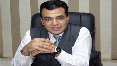 بعد استجابة المحافظة.. عاطف الشريف يخصص رقم لتلقى الشكاوى