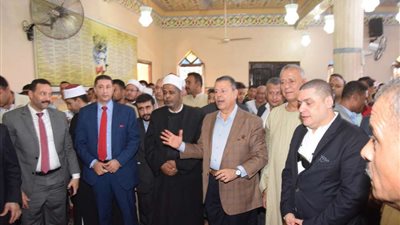 وزير الأوقاف يصلي الجمعة بمسحد كفر بن علي بسمسطا جنوب بني سويف