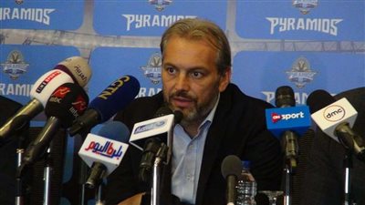 ديسابر يشيد بقرار إدارة بيراميدز بتوفير طائرة خاصة للفريق