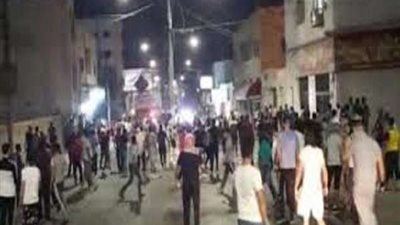 بث مباشر.. تجدد الاحتجاجات وأعمال الشغب بمدينة الرمثا الأردنية