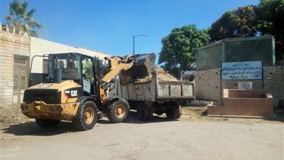 حملة لإزالة المخلفات من مقابر زهور بورسعيد