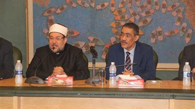 المفتي ووزير الأوقاف يؤديان صلاة الجمعة بمسجد ناصر ببنها