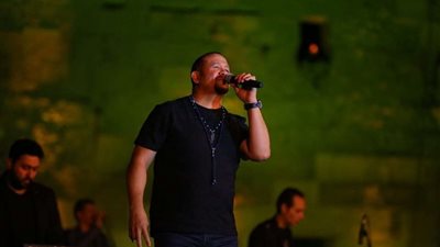 هشام عباس يشعل محكى القلعة بمهرجان دار الأوبرا (صور)