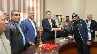 محافظ بني سويف يكرم متحدي الإعاقة بعد الفوز بالدوري والكأس