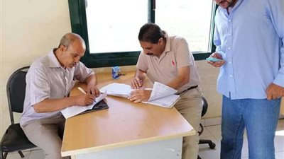 إحالة 243 موظف وطبيب بالبحيرة للتحقيق لعدم الانضباط الإداري