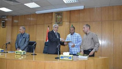 توقيع 543 عقدًا لتقنين أوضاع أراضي زراعية ومباني لأملاك الدولة بالمنيا