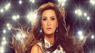 لطيفة مهاجمة إحدى الفنانات: 