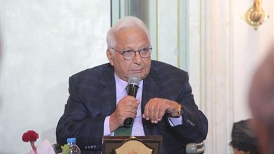 تكريم أحمد عكاشة في صالون فاطمة ناعوت (صور)