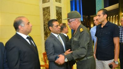 مراسم عزاء شقيق طارق قنديل بمسجد المشير طنطاوي (صور)