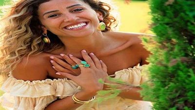 بـالميني جيب والكيرلي..  دينا الشربيني تشعل إنستجرام بإطلالة جديدة