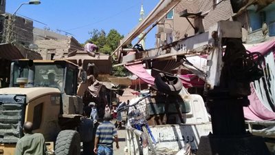 لإزالة الإشغالات.. حملة أمنية مكبرة في منطقة مسجد السيدة زينب