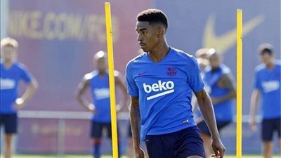 رسميًا.. برشلونة يُعلن إصابة جونيور فيربو