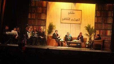 القوة الناعمة تواجه الإرهاب بالهناجر (صور)