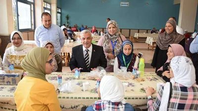 رئيس جامعة المنوفية يبدأ أسبوع متحدي الإعاقة بتفقد إفطار الشباب