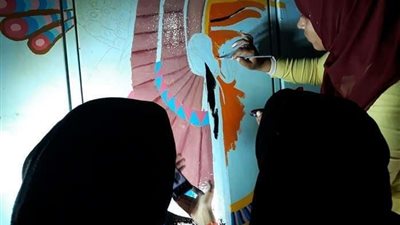 رسومات فرعونية تزين 