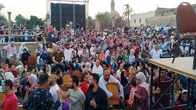 حفل عمر خيرت يرفع شعار كامل العدد بمهرجان المحكى (صور)