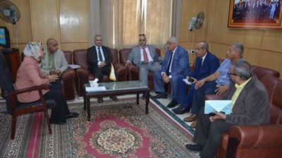 نائب محافظ الوادي الجديد تلتقي وفد صندوق تمويل المساكن