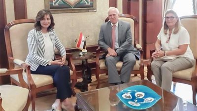 وزيرة الهجرة تلتقي السفير اليوناني في القاهرة بالتزامن مع انتهاء فترة توليه منصبه