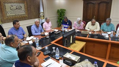 محافظ مطروح يوجه شركة المياه بتوفير الاعتمادات اللازمة لمد خط مياه بالعلمين