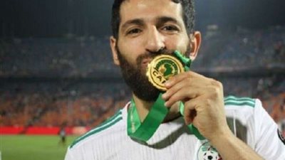 الجزائري رفيق حليش يعتزل اللعب دوليًا