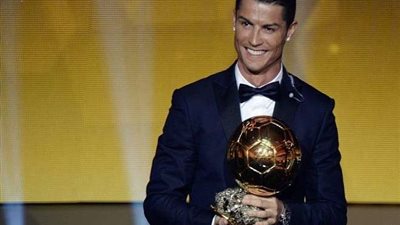 رونالدو يفوز بجائزة لاعب العام في البرتغال