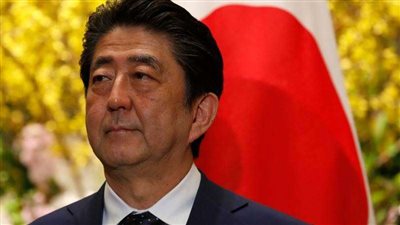 رئيس وزراء اليابان يصل روسيا للقاء بوتين والمشاركة في المنتدى الاقتصادي