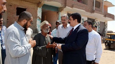 محافظ القليوبية يتفقد إزالة المباني التي تقع بنطاق مسار المحور بالخانكة